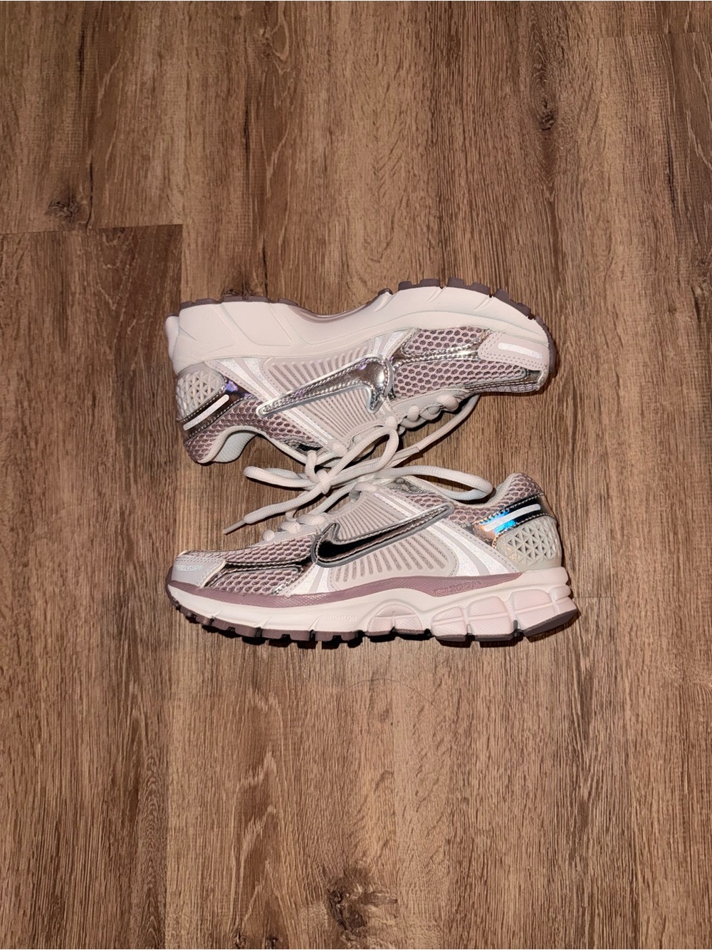 Nike Women’s Vomero 5 - Size 6W/4.5 Kids